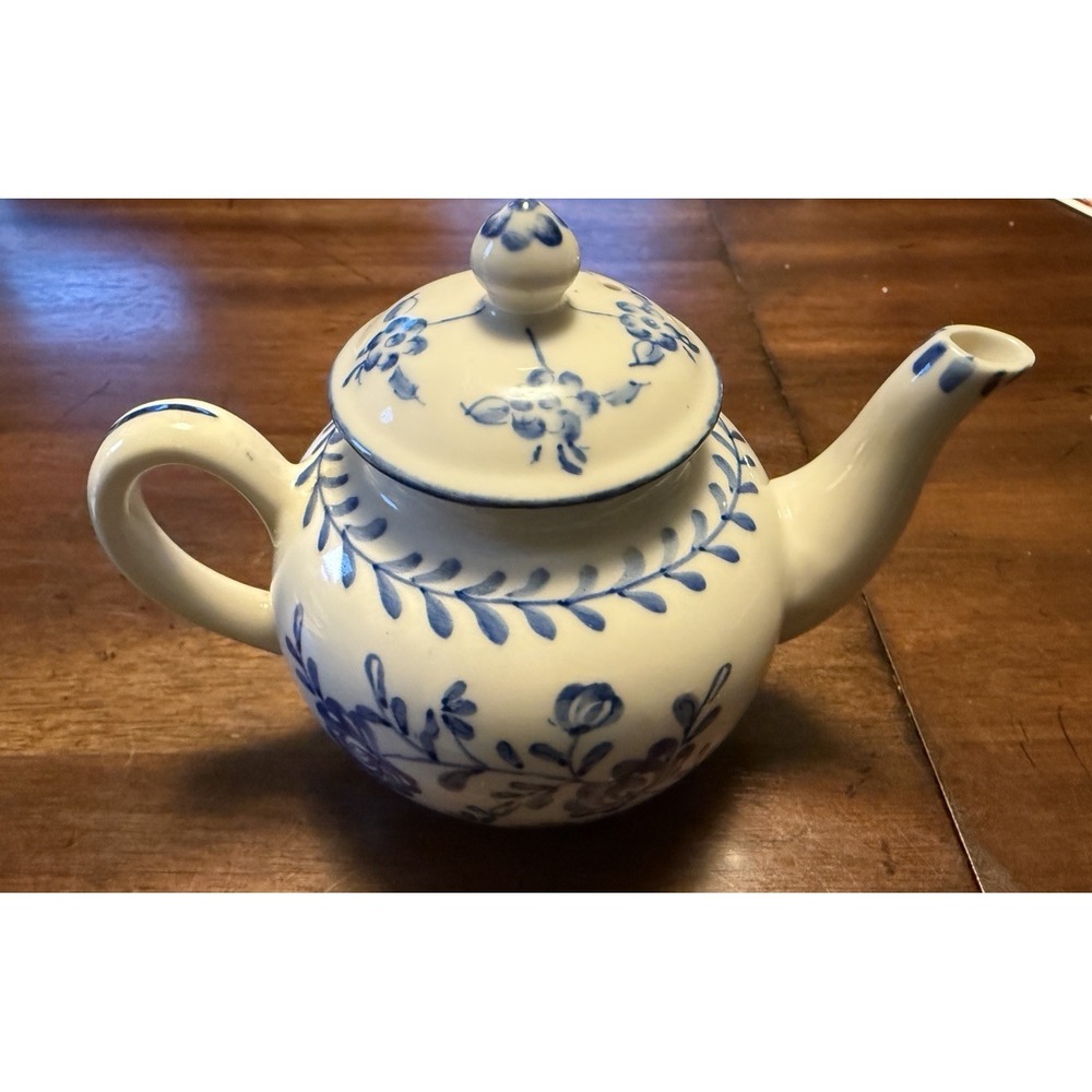 ANDREA BY SADEK TEA TIME WILLIAMSBURG MINI TEAPOT 8 OZ BLUE FLOWERS